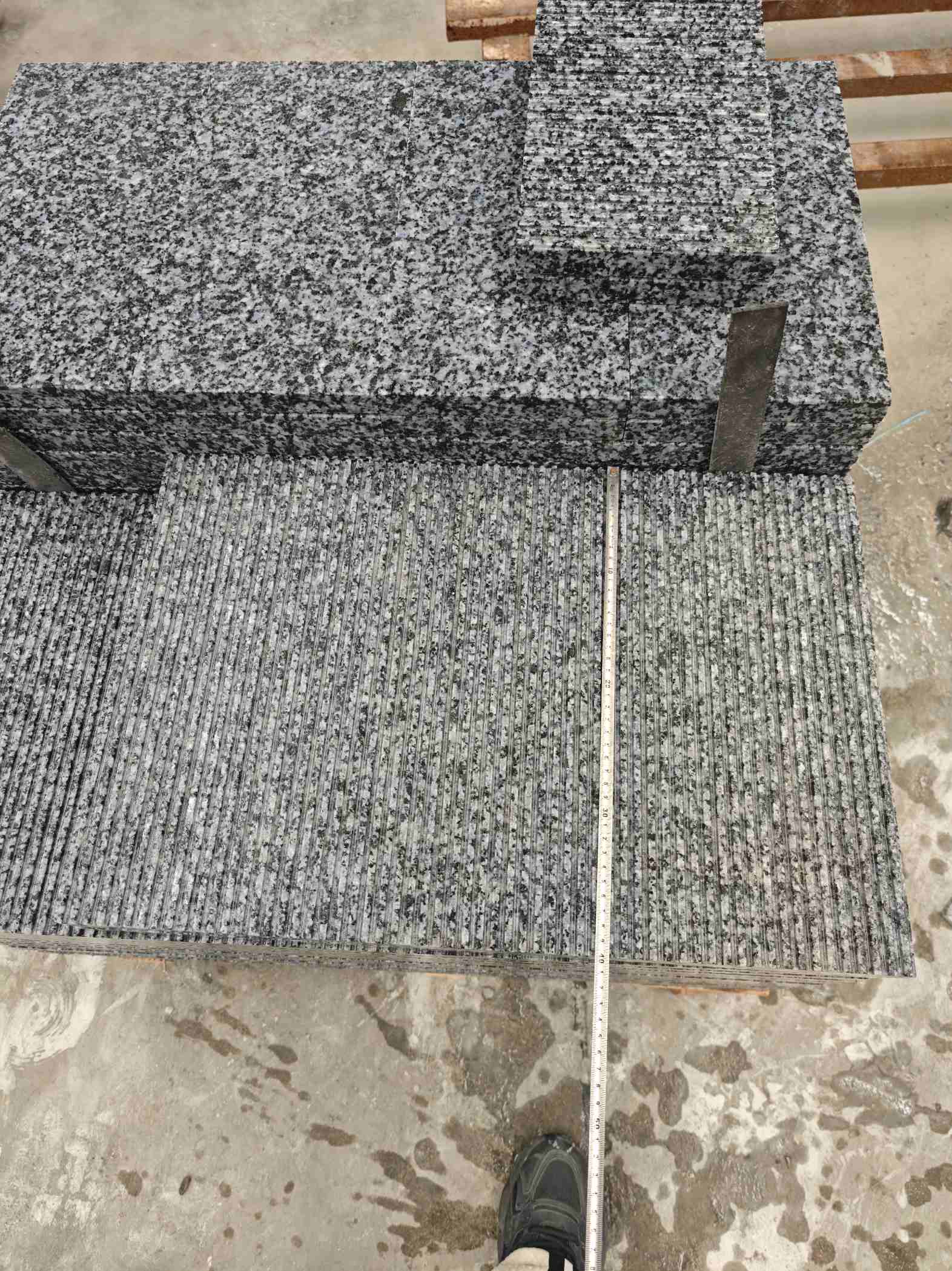 丽水芝麻黑拉丝面