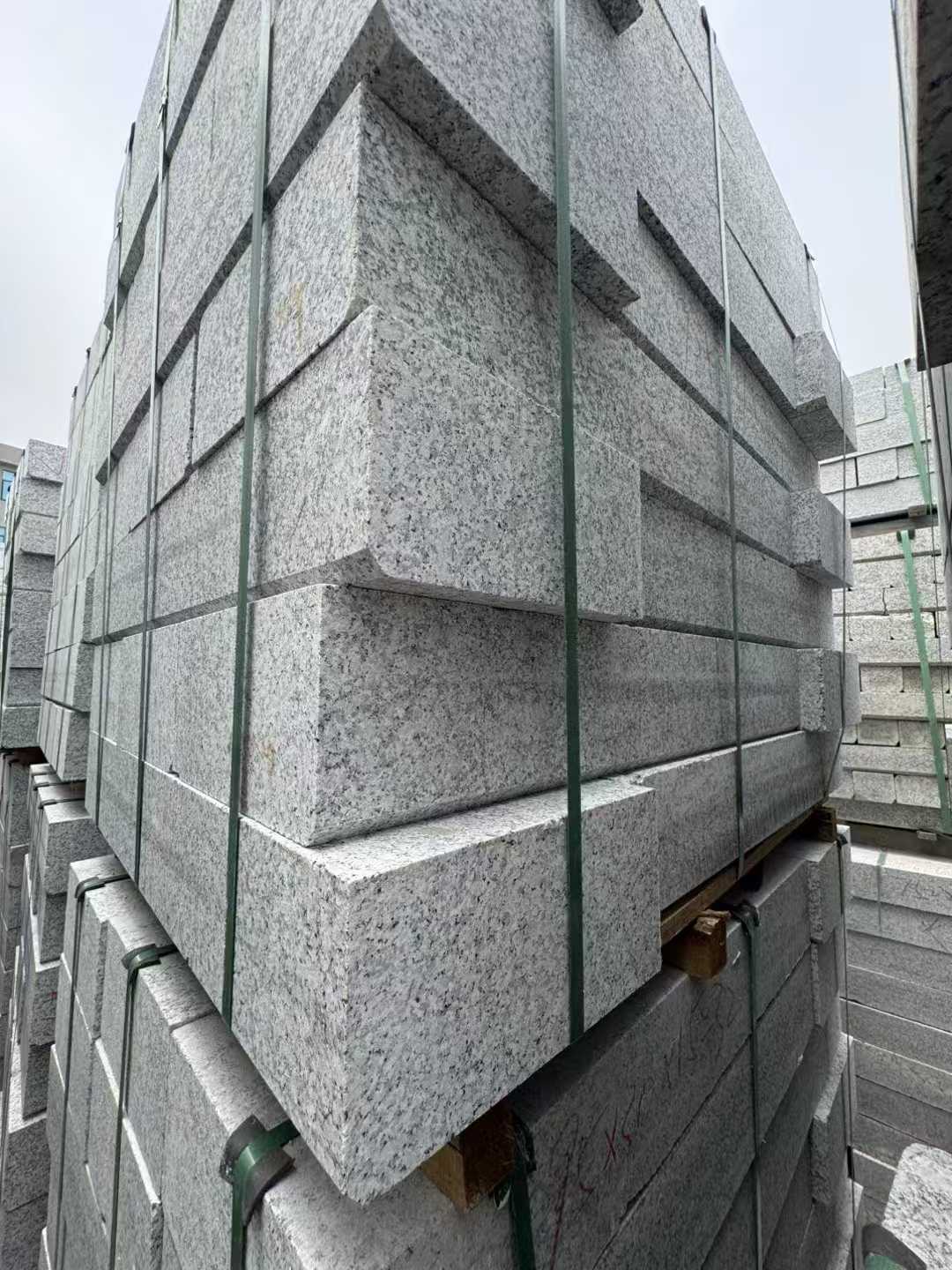 丽水芝麻白路牙石 马路牙子