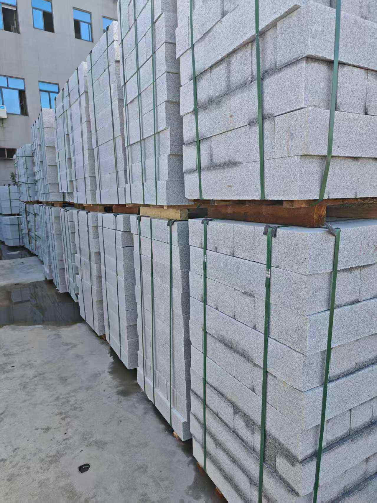 丽水芝麻白路牙石，路侧石